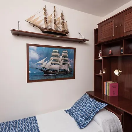 Fronton Whale Apartamentos Galdar Exterior photo