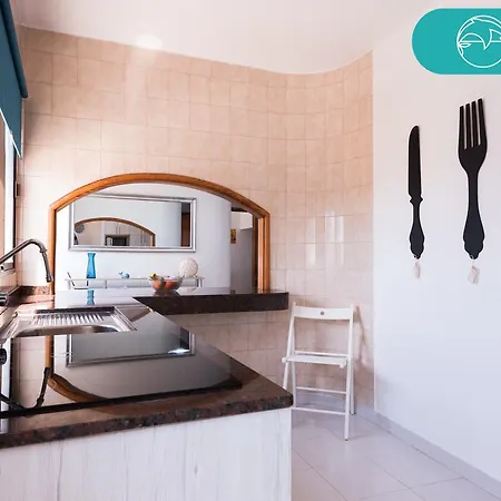 Fronton Whale Apartamentos Galdar Exterior photo