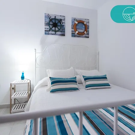 Fronton Whale Apartamentos Galdar Exterior photo